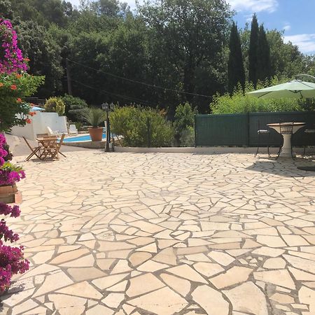 Appartement Dans La Colline Belgentier Exterior foto